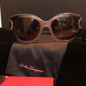 🌟Salvatore Ferragamo sunglasses with Ombré Design
